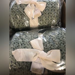 NIP Threshold studio McGee Teal/ Aqua Blue Green Knit Throw Blank…